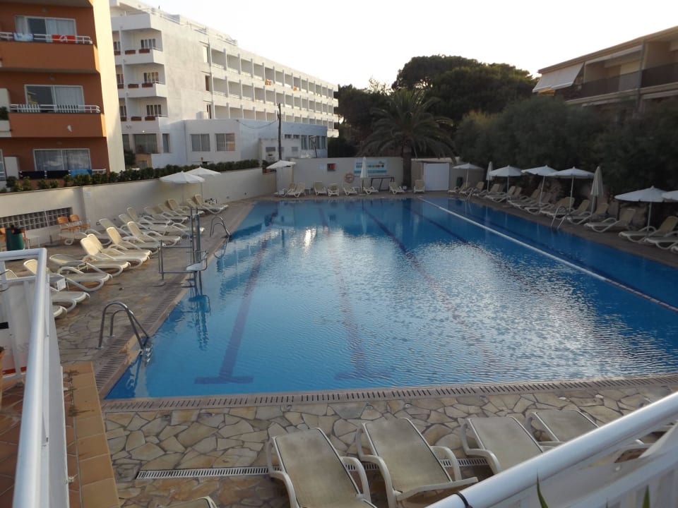 Schwimmbecken Caprice Janeiro Hotel & Spa