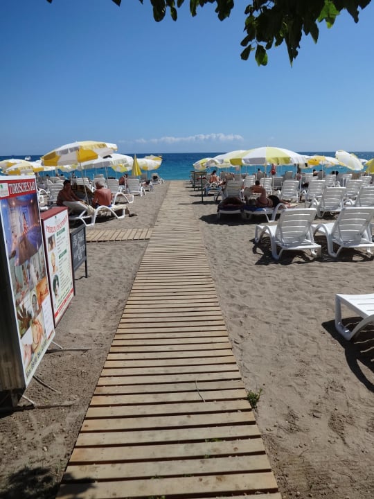 Weg zum Strand Hotel Gardenia Beach
