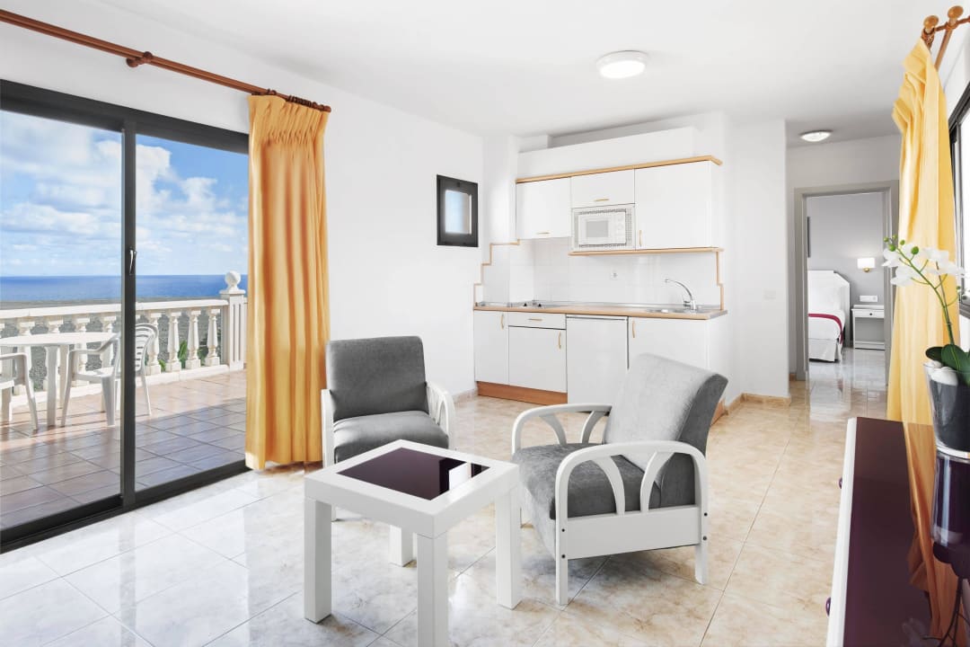 Salón Apartamento Elba Lucía Sport & Suite Hotel