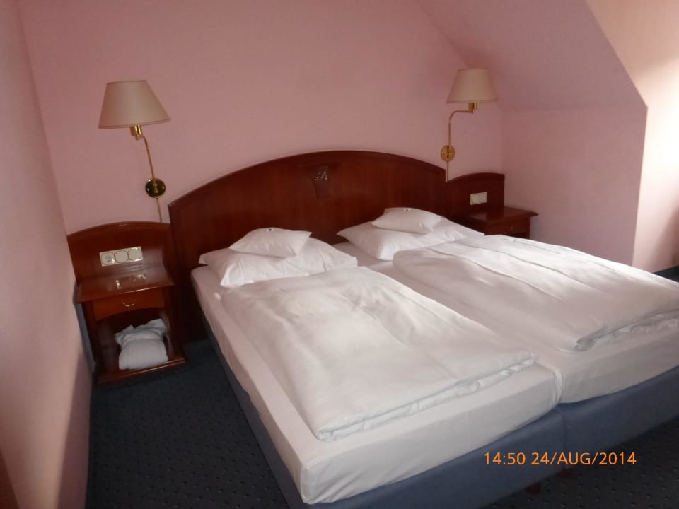 Standard-Doppelzimmer 330 unterm Dach Residenz Seehotel Berlin Brandenburg