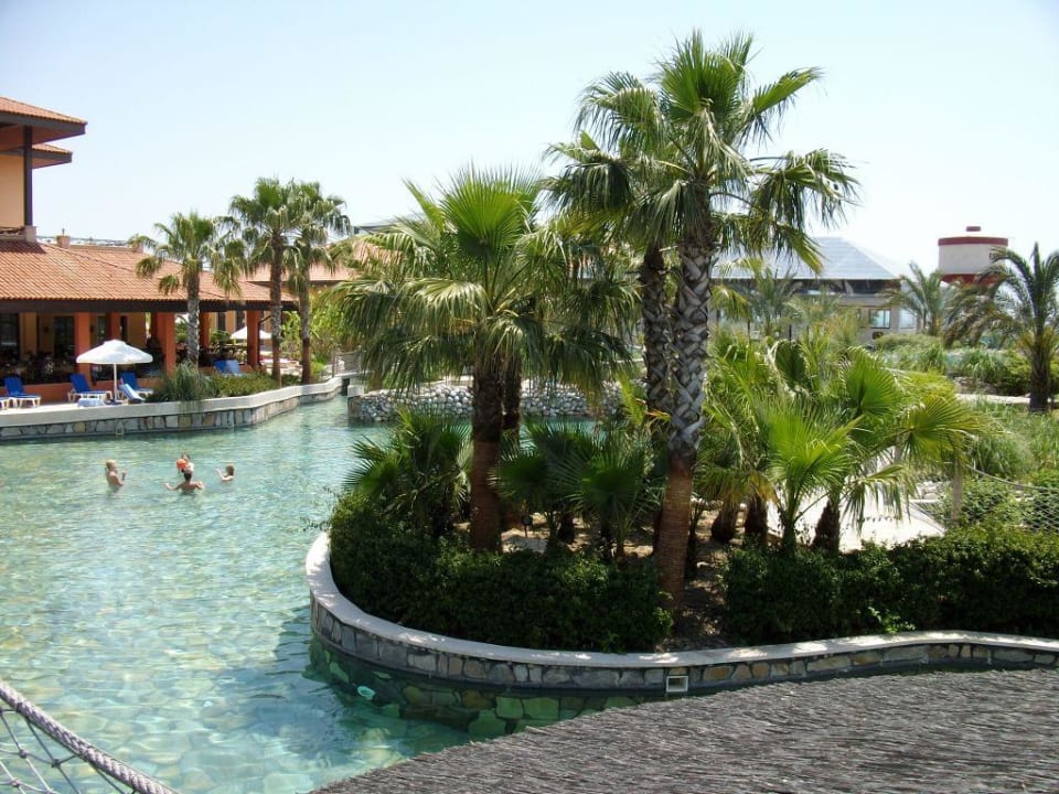 Hauptpool/Wellenbecken Club Grand Aqua