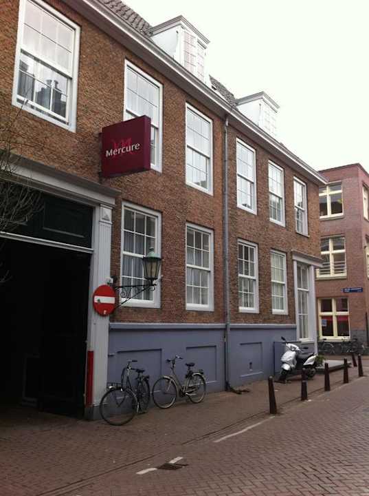 Blick aufs Hotel Mercure Hotel Amsterdam Centre Canal District