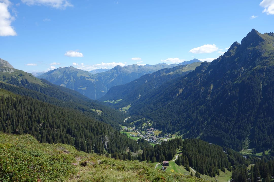 Blick vom Schafberg auf Gargellen Ferienpark Landal Hochmontafon