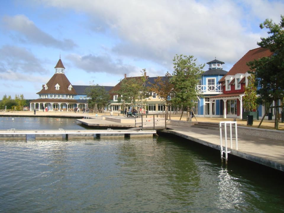 Port et differents restaurants Center Parcs Le Lac d'Ailette