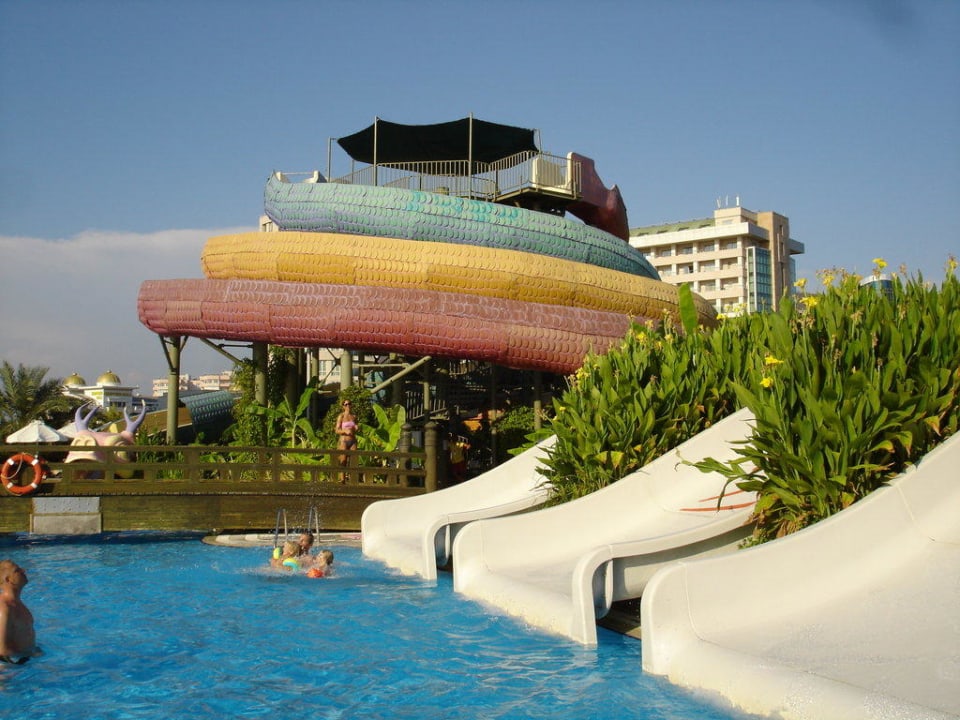Toboggans et piscine adultes Limak Lara Deluxe Hotel & Resort