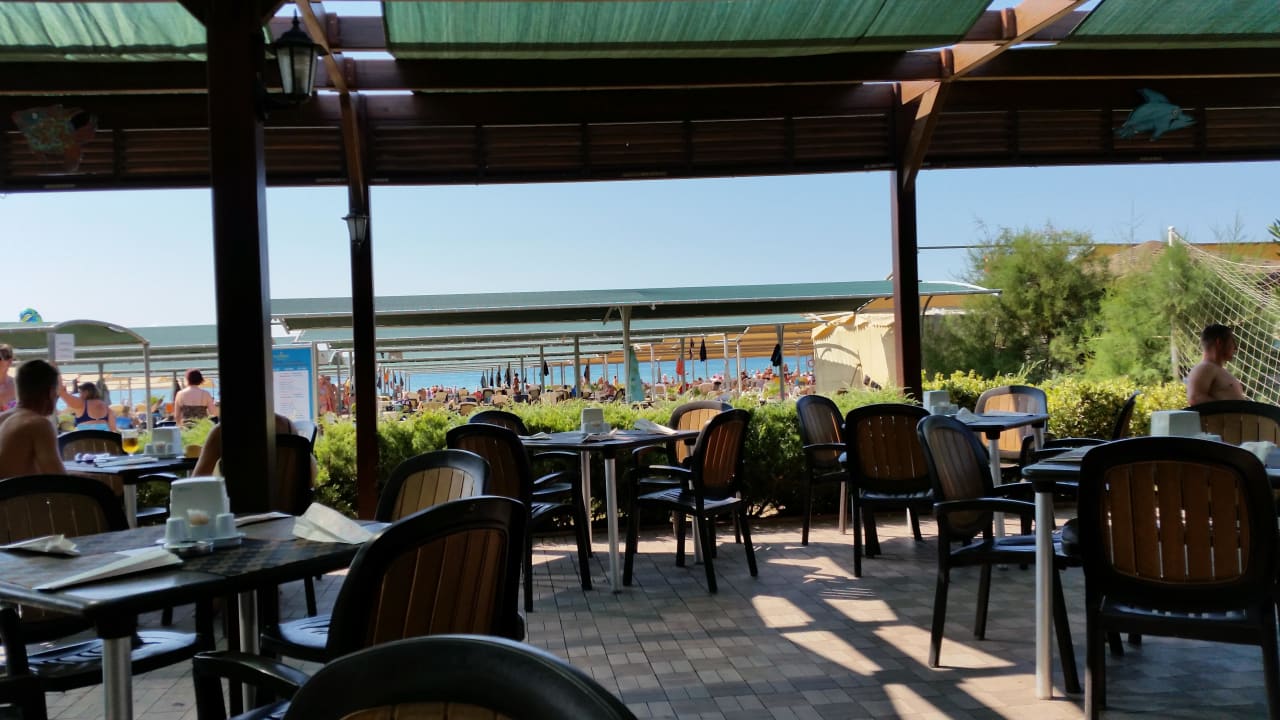 Snackbar am Strand  Port Side Resort Hotel