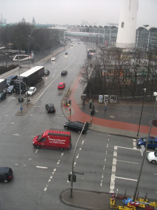 Blick zur Straße Mercure Hotel Hamburg Mitte