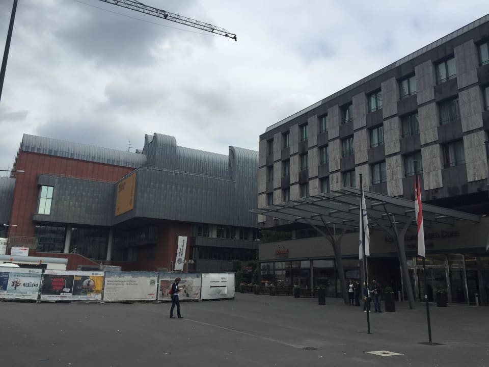 Hoteleingang Hotel Mondial am Dom Cologne- MGallery