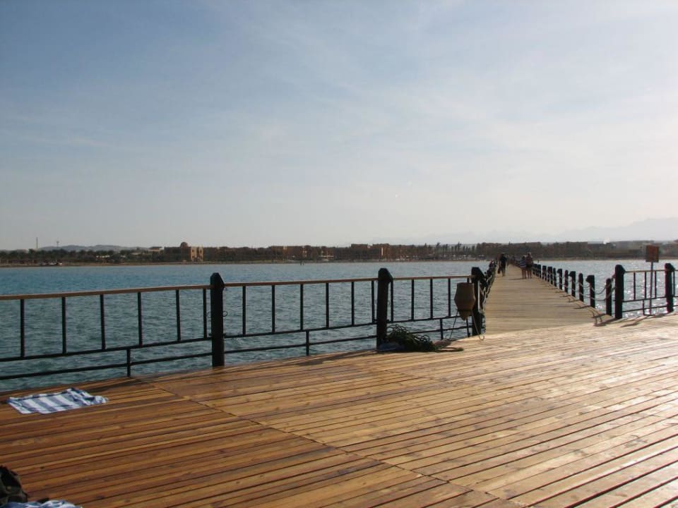 Der lange Holzsteg Stella Beach Resort & Spa Makadi Bay