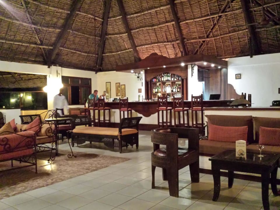 Die "Zanzi Bar" Karafuu Beach Resort & Spa