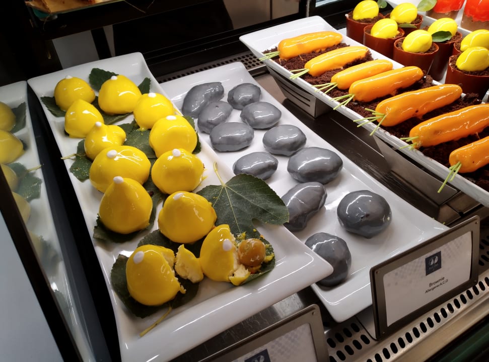 Gastro Jacaranda Luxury Resort