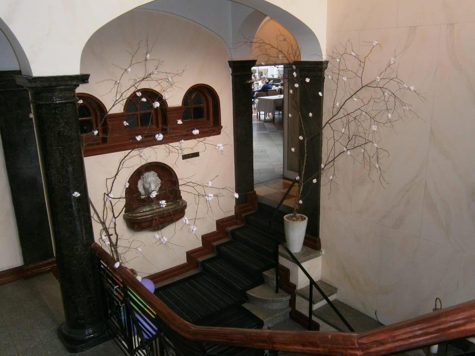 Hotelaufgang JA Hotel