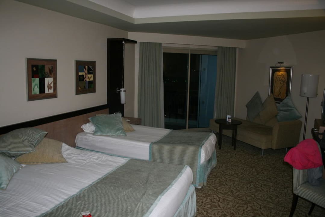 Doppel und Einzelbett Royal Wings Hotel