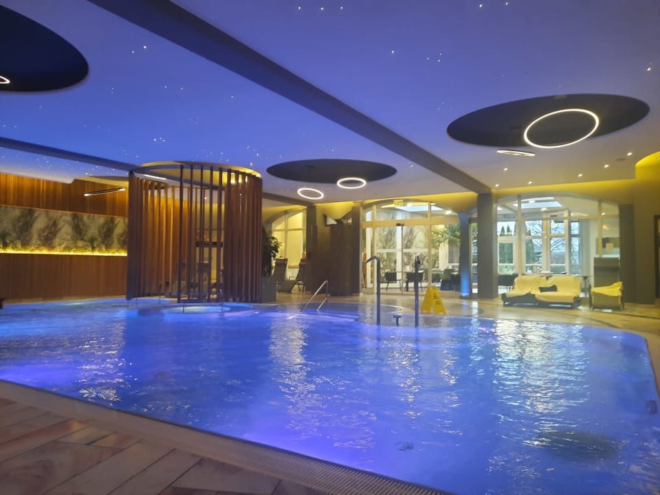 Pool Hotel Almesberger