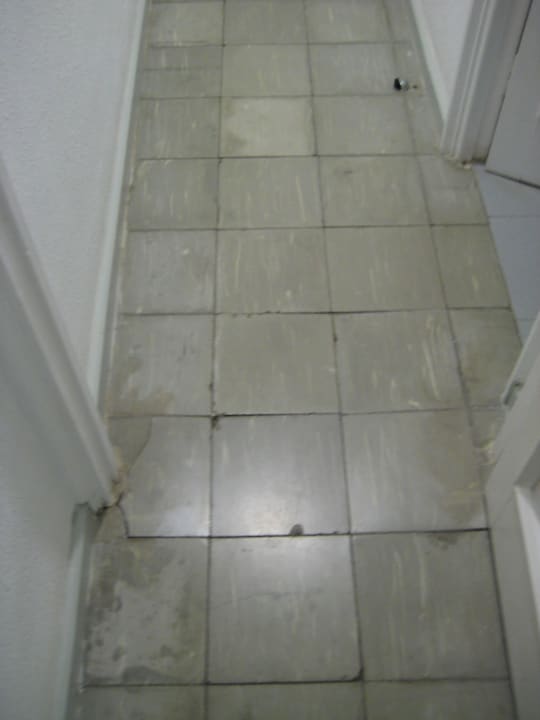 Defekte Fliesen Hotel Medano