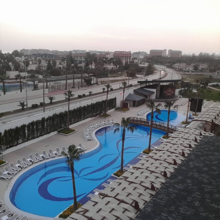 Pool Mary Hotel Side