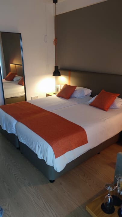 Zimmer Crystal Springs Beach Hotel