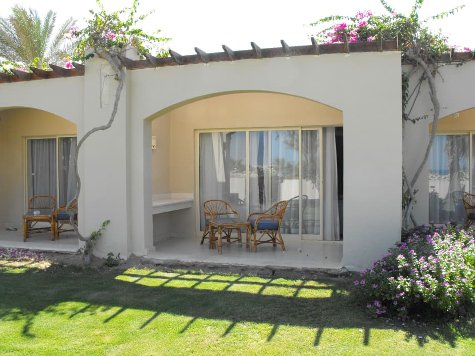 Terrasse Standard mit Meerblick Parrotel Beach Resort