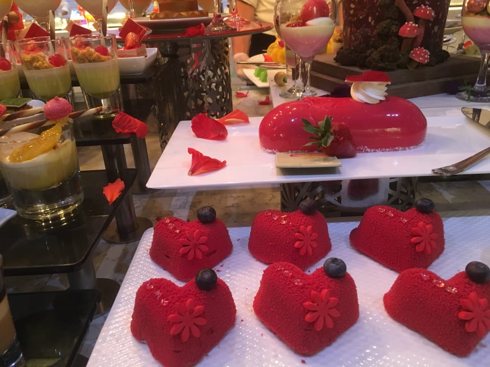 Gastro Acanthus Cennet Barut Collection