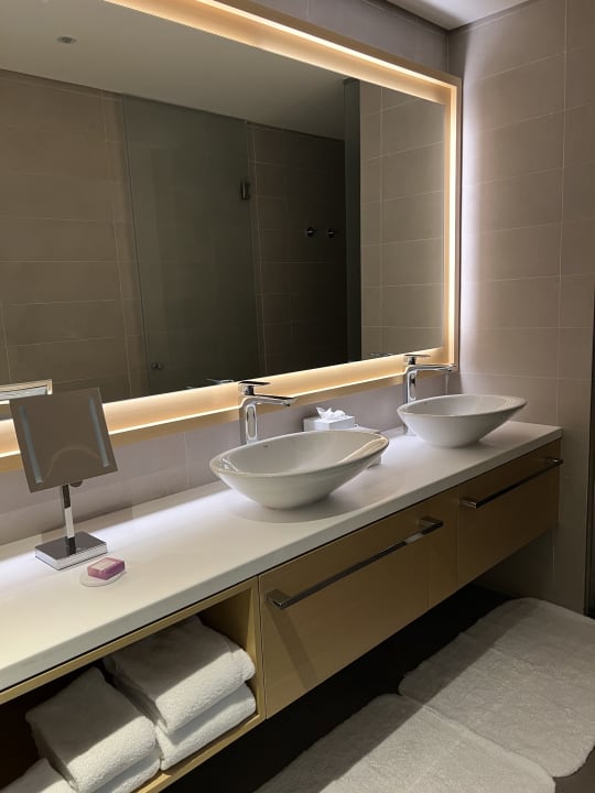 Zimmer Mövenpick Resort Al Marjan Island