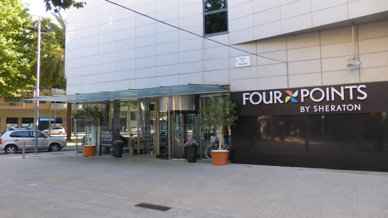 Eingang Hotel Four Points by Sheraton Barcelona Diagonal