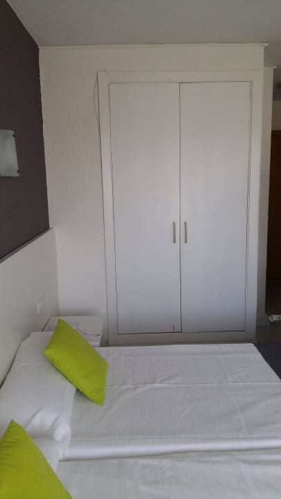 Kleiderschrank  Hotel Don Miguel