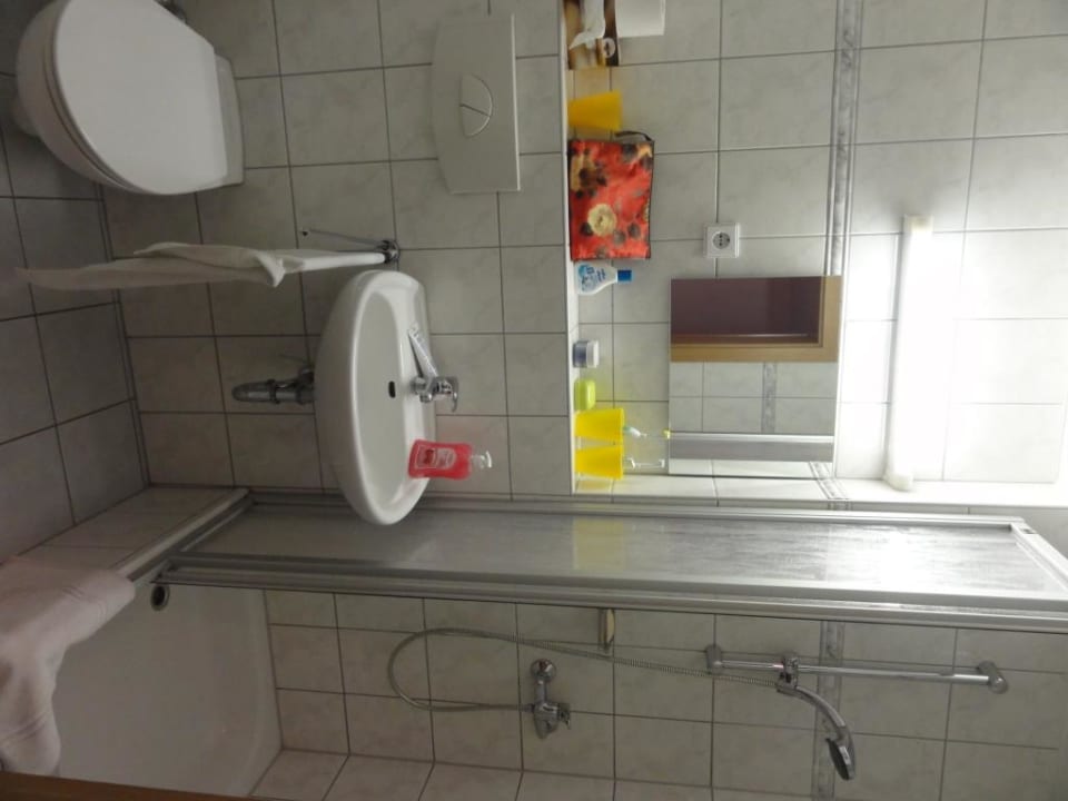 Duschbad sauber und i. O., mit Fußbodenheizung Gasthof zur Hoffnung