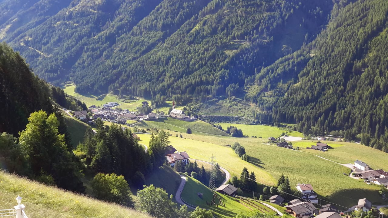 Blick auf Mühlwald Das Land-Palais