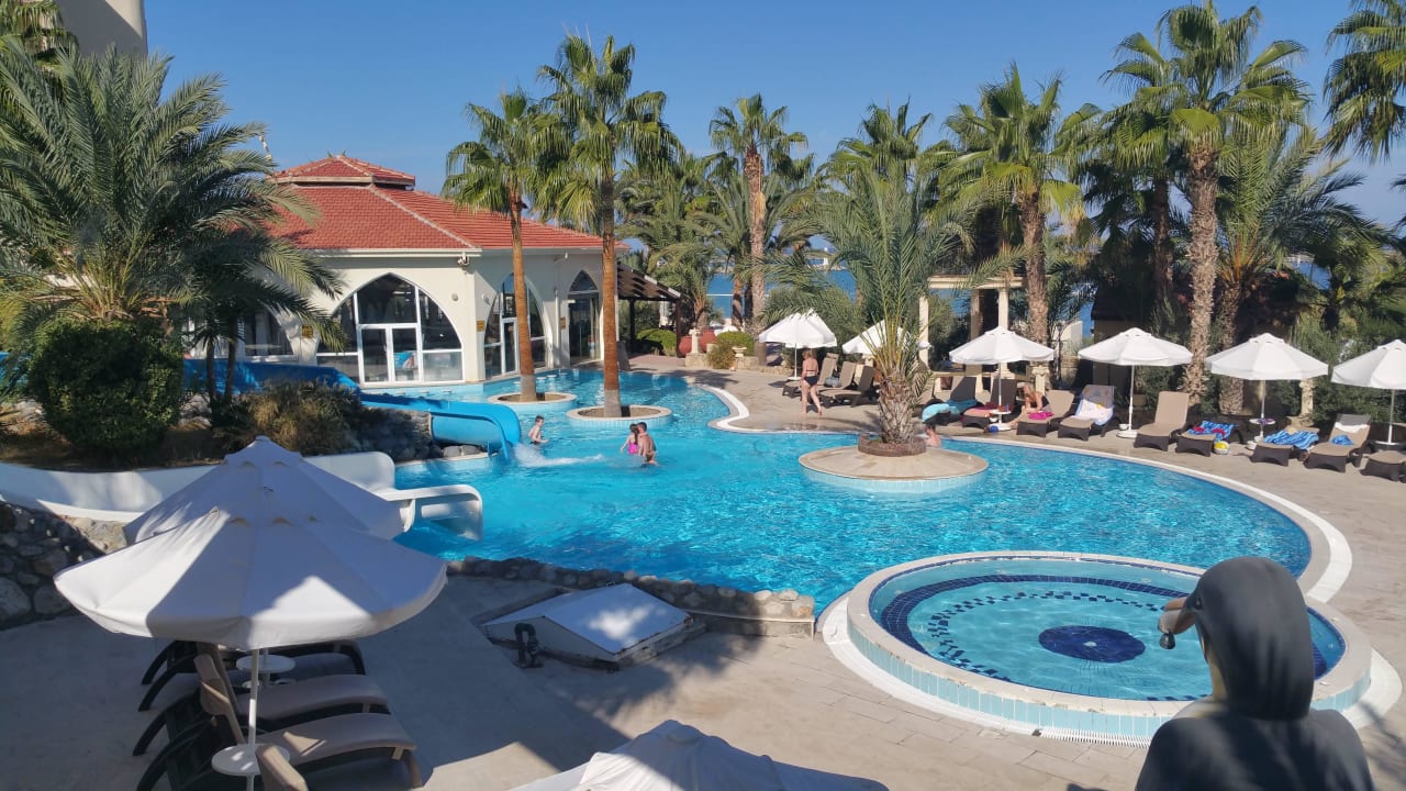 Aqua pool Oscar Resort Hotel