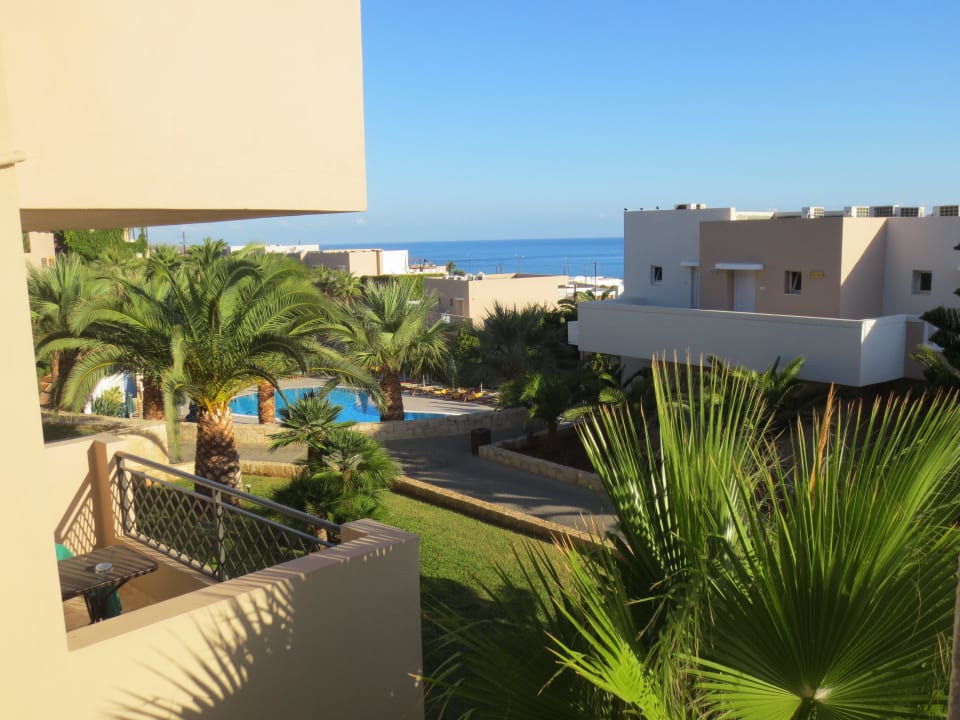 Blick auf Adult Pool von Zimmer 717 Grand Hotel Holiday Resort