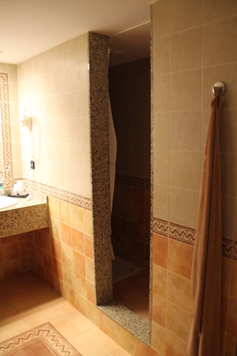 Dunkelkammer Dusche!!! Keine Beleuchtung. Hotel Riu Touareg