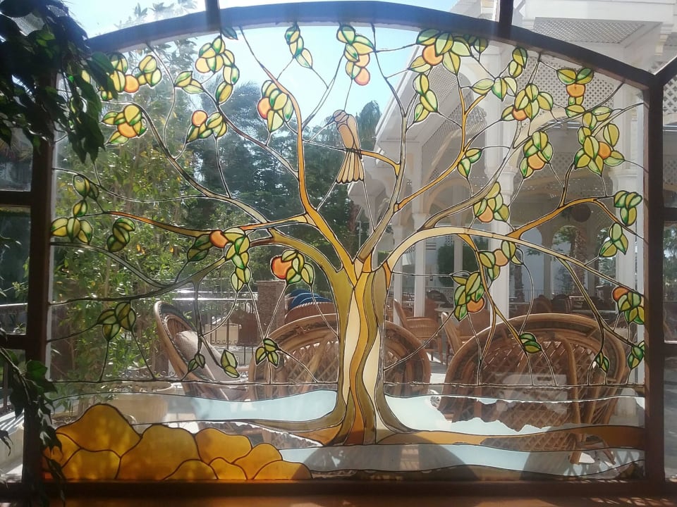 Tiffany-Fenster im Hauptgang  The Grand Hotel Hurghada