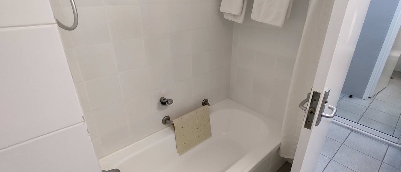 Zimmer Mercure Kakadu Crocodile