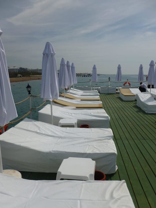 Zone relax au ponton Hotel Delphin Imperial