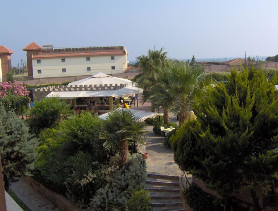 Blick auf die Poolbar Monachus Hotel & Spa