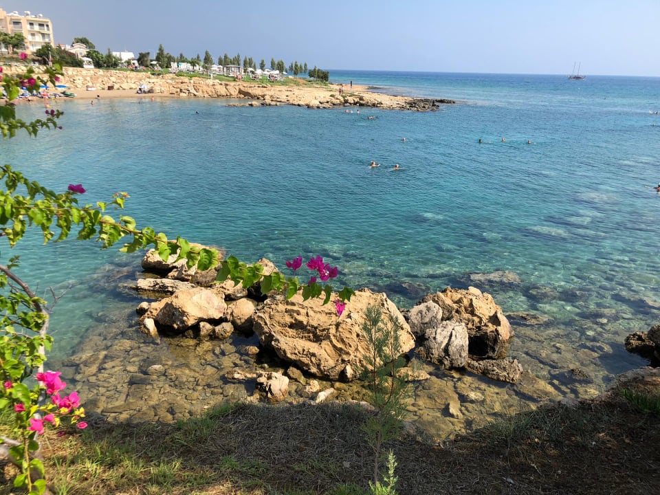 Strand Crystal Springs Beach Hotel