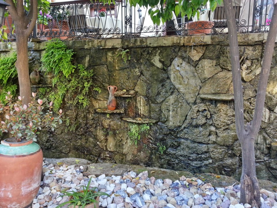 Wasserfall an der kompletten Wand Dogan Hotel by Prana Hotels & Resorts