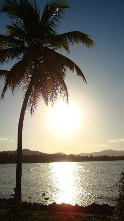 Sonnenuntergang direkt am Hotel Wyndham Alltra Samana