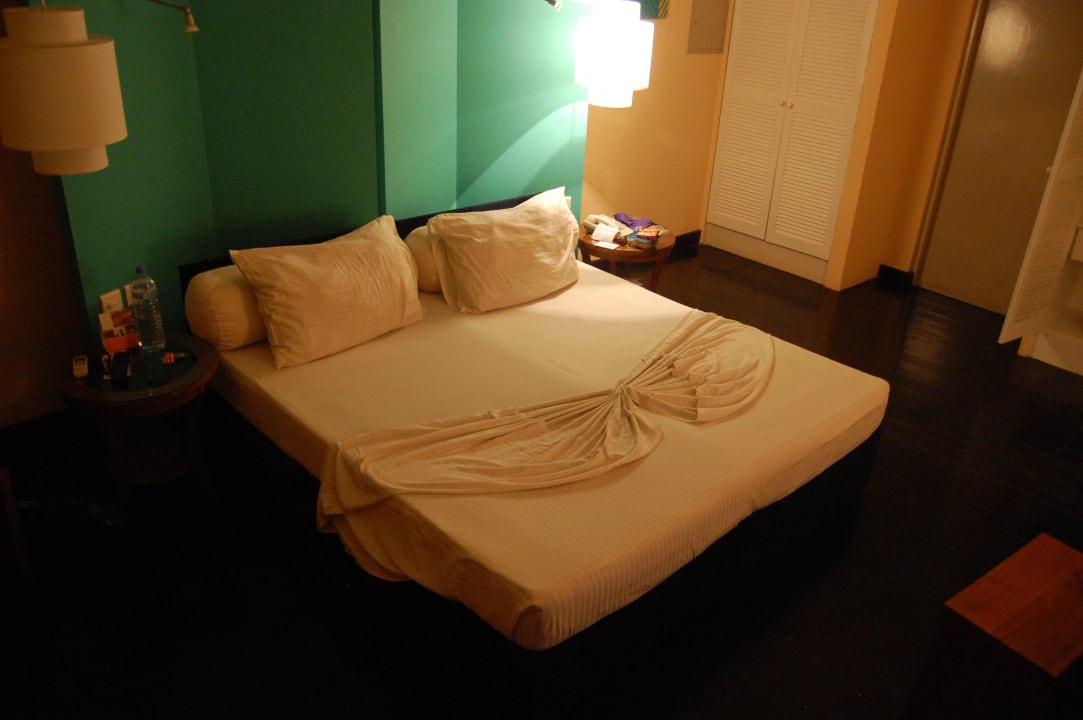 Doppelbett und Wohnraum Adaaran Select Meedhupparu Island Resort - Premium All Inclusive