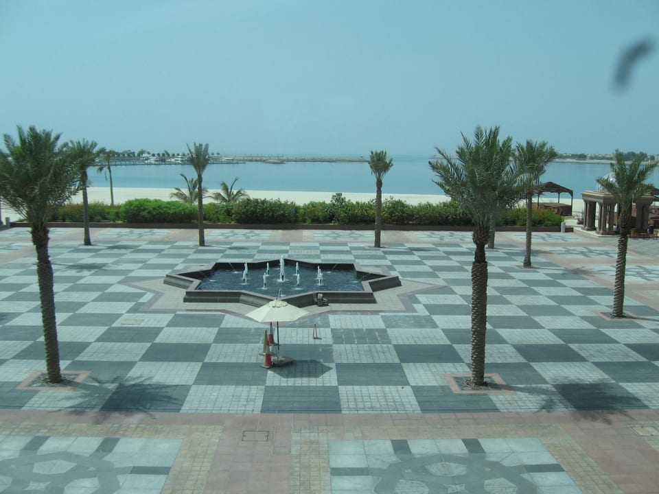 Springbrunnen Strandnähe Emirates Palace Mandarin Oriental