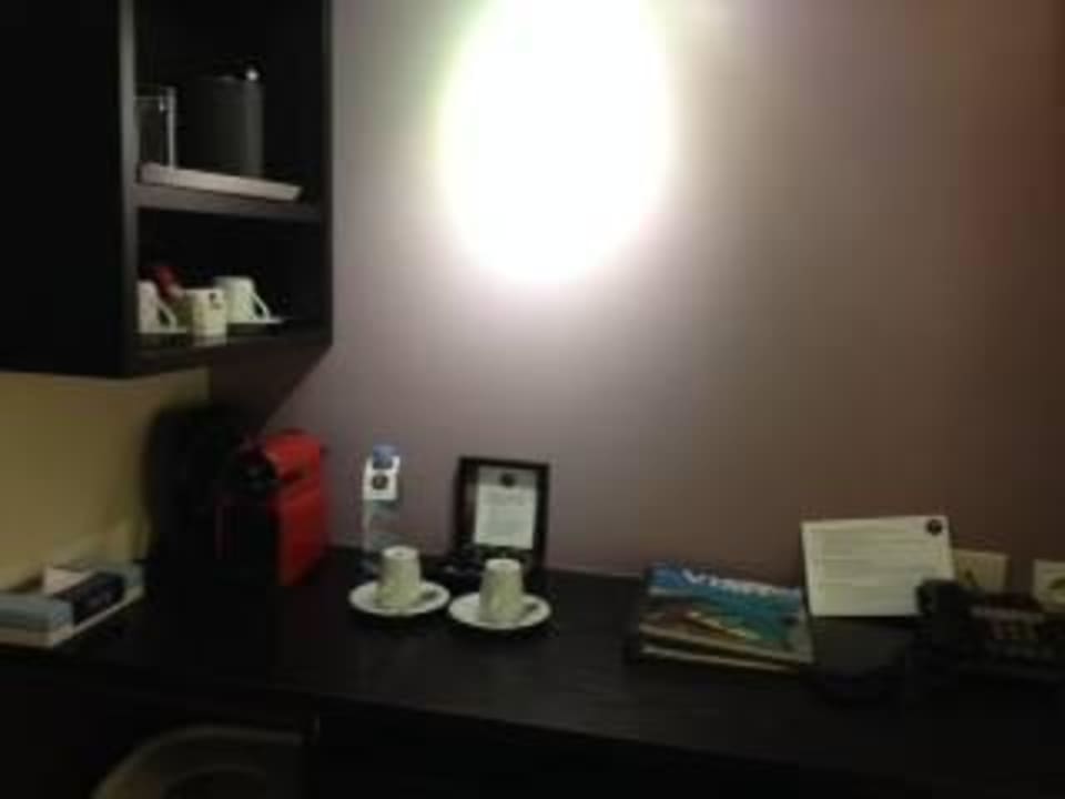Nespressomaschine & Wasserkocher  Hotel Holland House