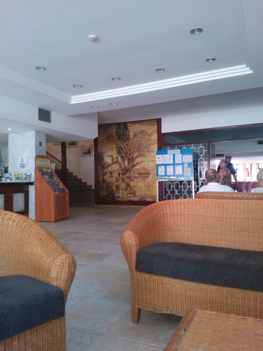 Lobby im Hotel Cabot Cala Ferrera