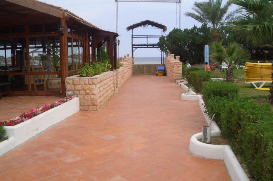 Weg zum Strand Hotel Rosa Beach