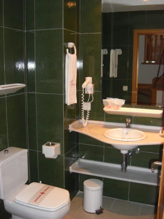 Blick ins Bad Es Bauló Petit Hotel