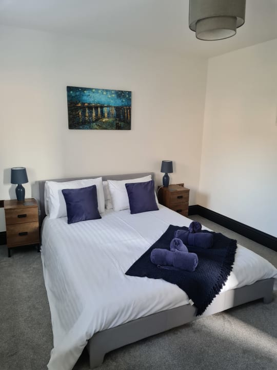 Zimmer Little Elm - luxury home from home, free parking, 30-40 mins walk from Bath city centre