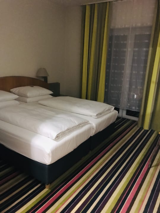 Zimmer H+ Hotel Köln Hürth