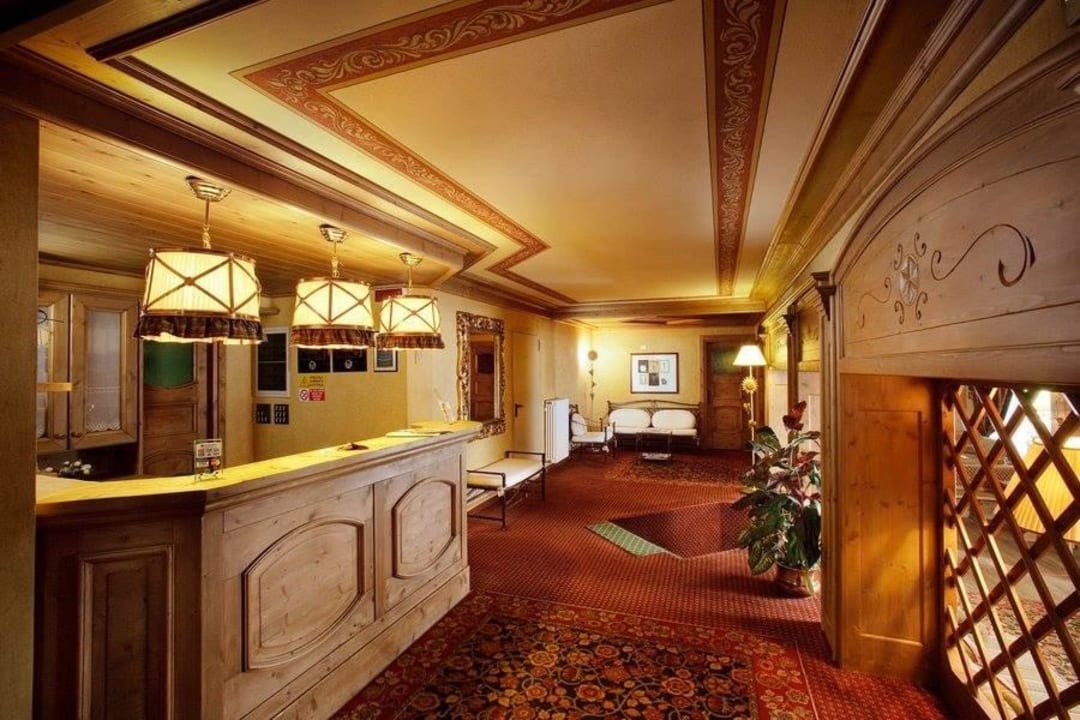 Eingang Swadeshi Hotel Perla
