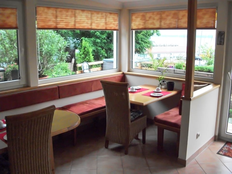 Gemütlicher Frühstücksraum Ferienresidenz Chiemseestern