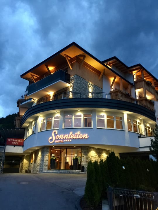 Außenansicht Hotel Sonnleiten