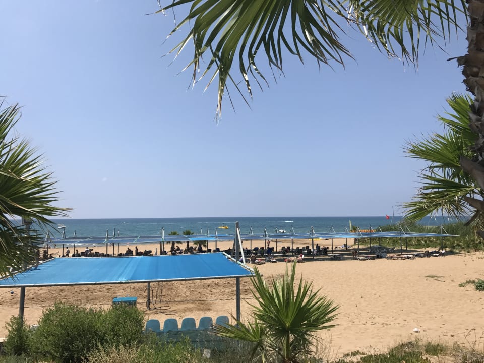 Strand Club Grand Side